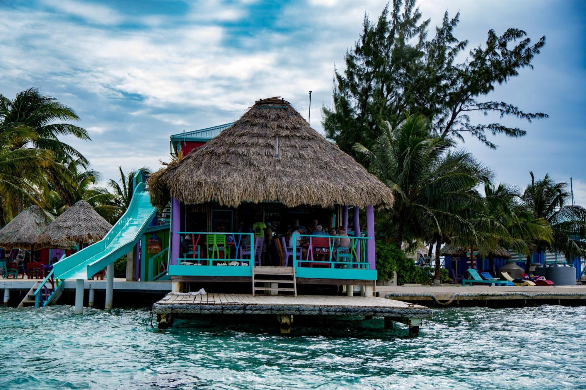 King Lewey'S Island Resort Placencia Exteriör bild