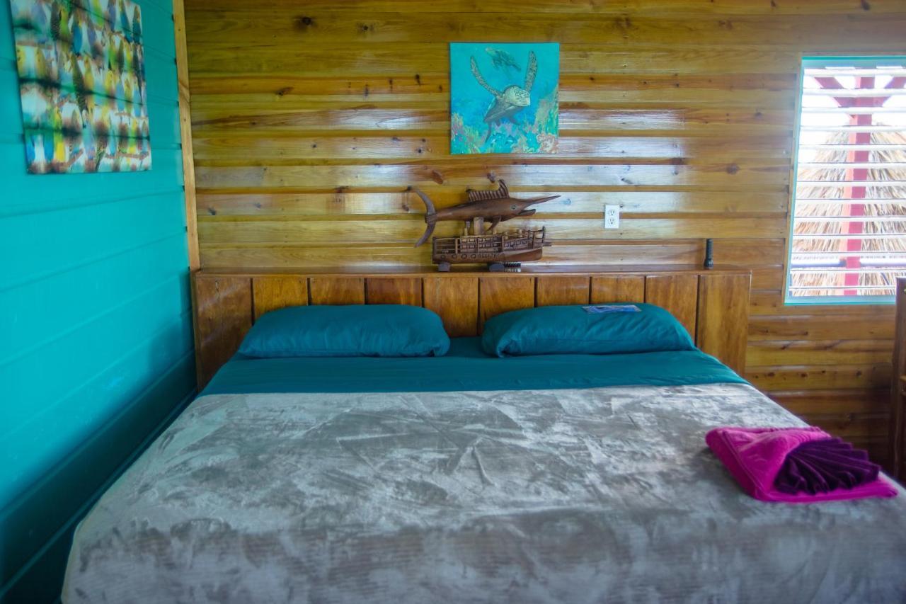 King Lewey'S Island Resort Placencia Exteriör bild